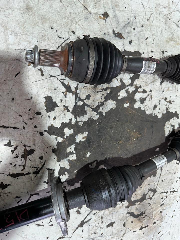 Mercedes W246 B180 Antriebswelle Vorne A2463302700 A2463302800 – Bild 4