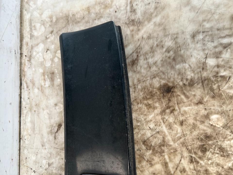 BMW 8er E31 Abdeckungsklappe Hinten 8108365 – Bild 2