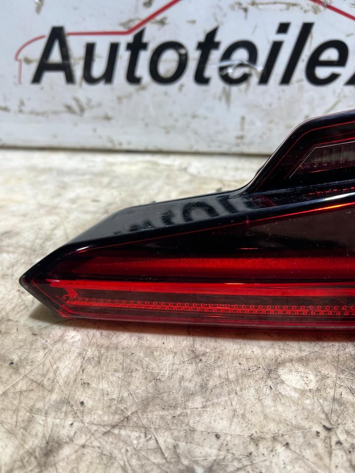 Audi A4 B9 8W Rückleuchte Heckleuchte Innenleuchte Hinten – Bild 5