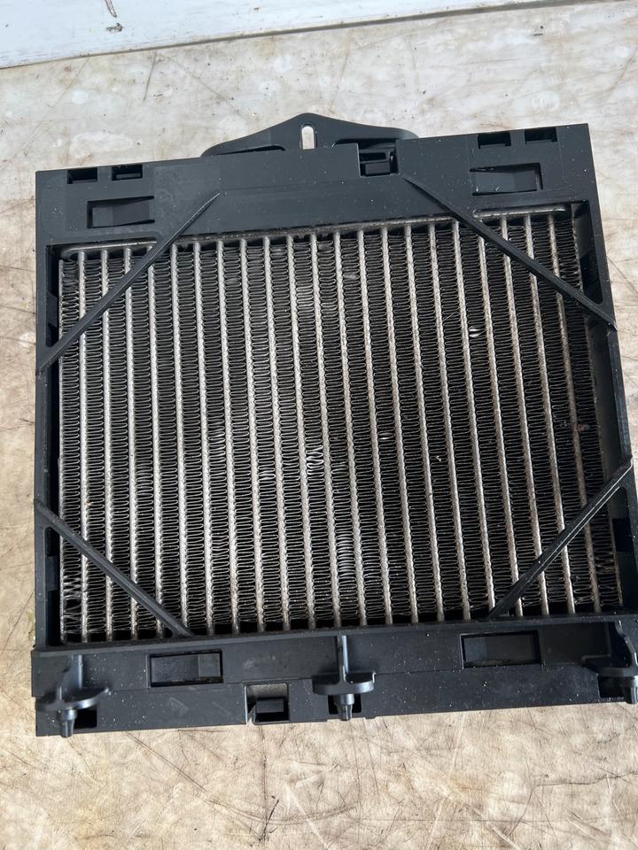 BMW 5er F10 F11 Motorkühler Ölkühler 7572542 7805630 – Bild 3