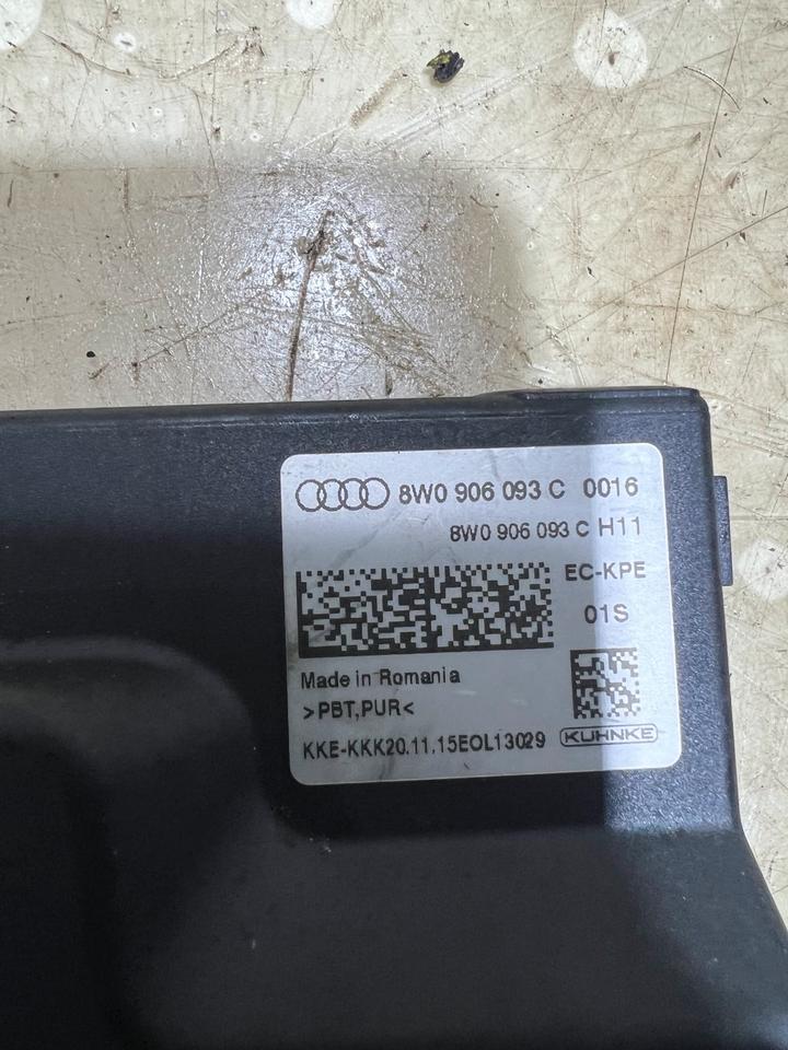 Audi A4 B9 8W Kraftstoffpumpe Steuergerät 8W0906093C – Bild 3