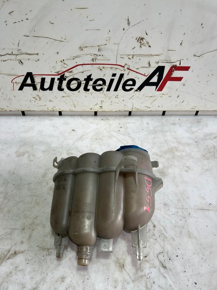 Audi A4 B9 8W Kühlmittel Behälter Ausgleichsbehälter 8W0121405E
