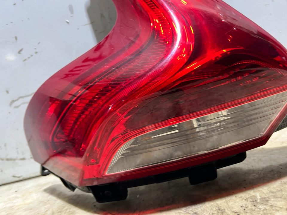 Volvo V40 D4 Rückleuchte Heckleuchte Leuchte Hinten – Bild 13
