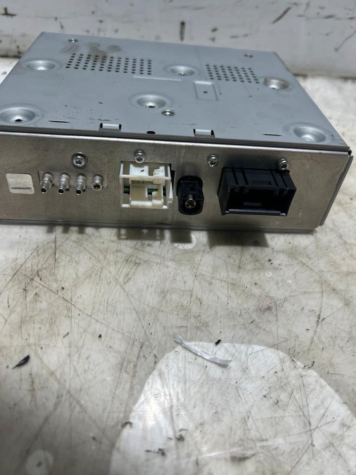 Mercedes E-Klasse W212 Multimedia Digital Radio A2129000017 – Bild 3