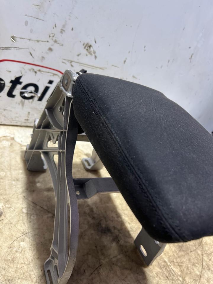 Audi A4 B9 8W Mittelarmlehne Armlehne 8W0864283A – Bild 3