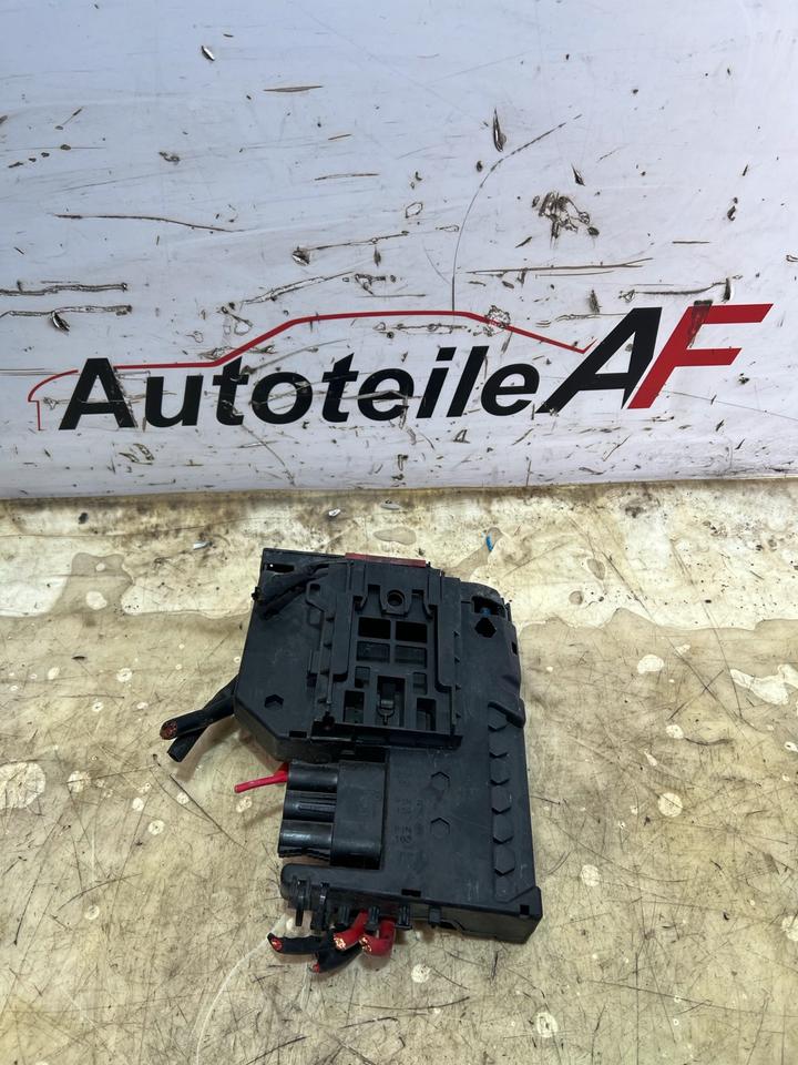 Mercedes W204 Sicherungskasten Batterieklemme A2075400740