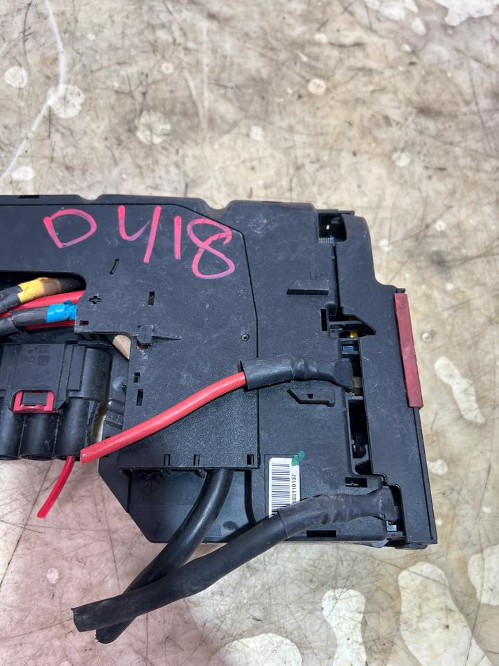 Mercedes W204 Sicherungskasten Batterieklemme A2075400740 – Bild 7