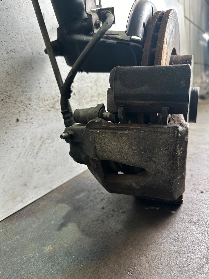 VW Beetle 5C Achsschenkel Radnabe Bremssattel Vorne – Bild 17