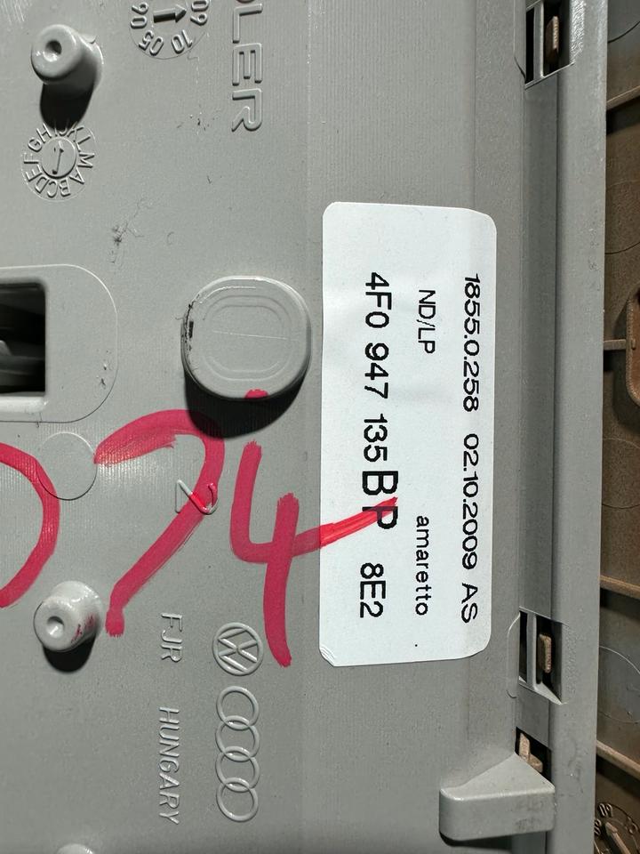 Audi A6 4F Leseleuchte Innenraumleuchte Leuchte 4F0947135BP – Bild 7