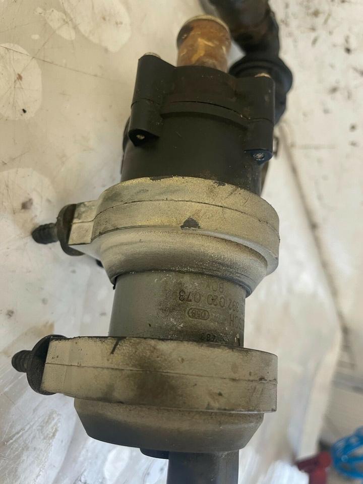 Audi Ford Porsche Wasserumwälzpumpe Standheizung 0392020073 – Bild 3