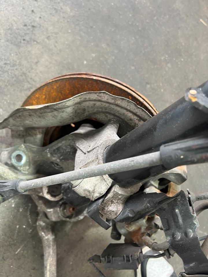 BMW 3er F30 F31 320d Achsschenkel Radnabe Bremssattel Vorne – Bild 20