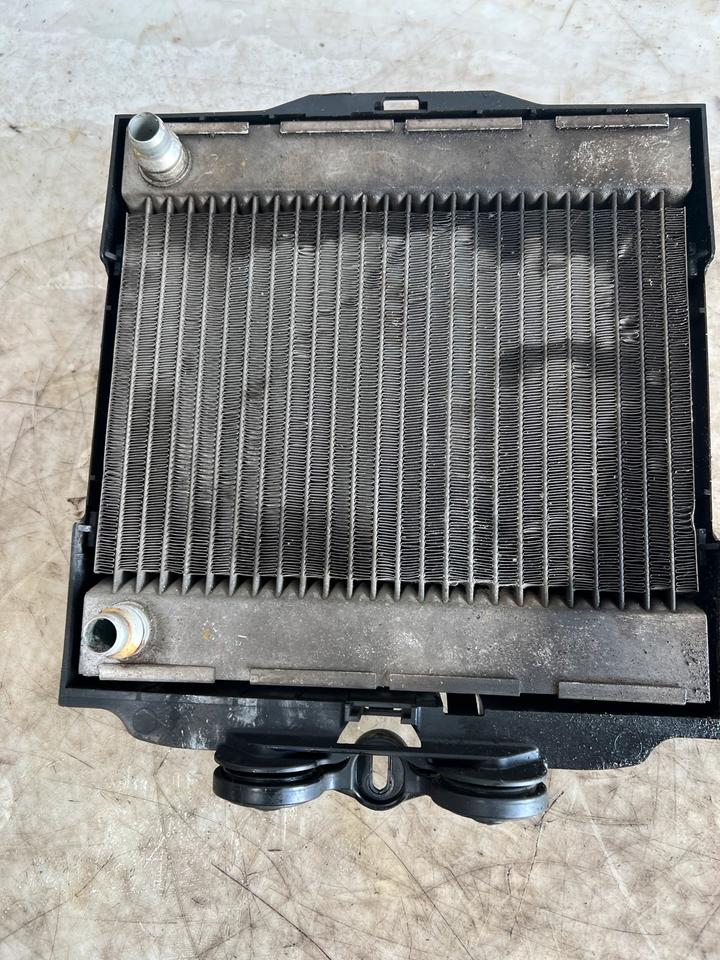 BMW 5er F10 F11 Motorkühler Ölkühler 7572542 7805630 – Bild 12