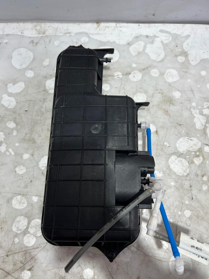 Mercedes W221 Unterdruckspeicher Druckspeicher A0008002219 – Bild 2