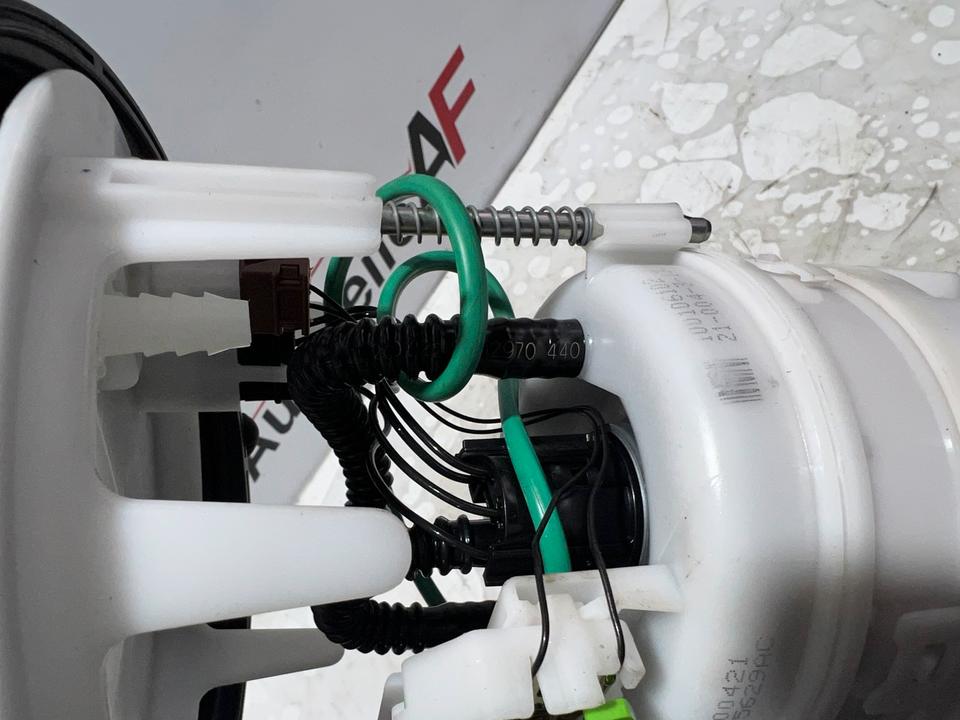 Opel Corsa F 1.2 Benzinpumpe Kraftstoffpumpe 9842578680 – Bild 7