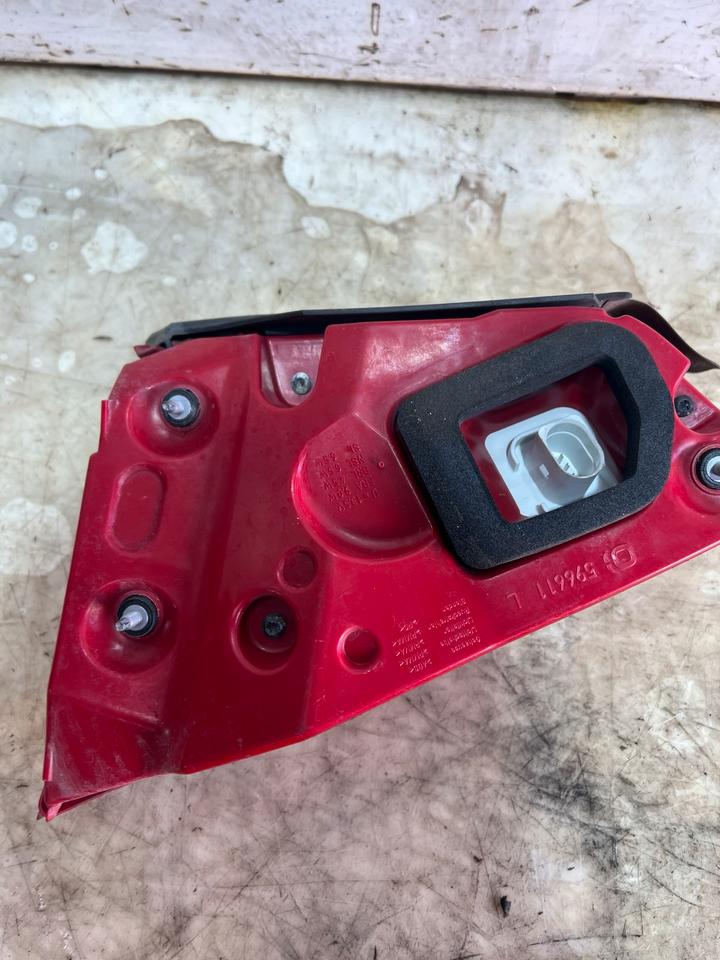 Audi A8 S8 D4 4H Rückleuchte Heckleuchte Innenleuchte Hinten – Bild 8