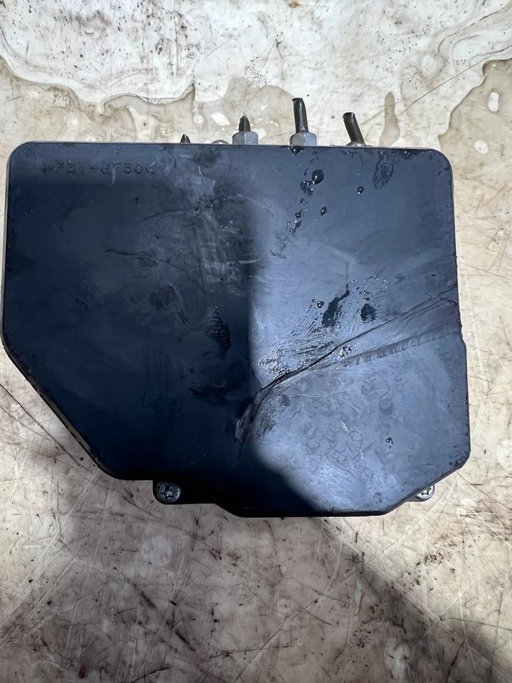 Nissan Fugo ABS Block Steuergerät Hydraulikblock 476601MA0A – Bild 3