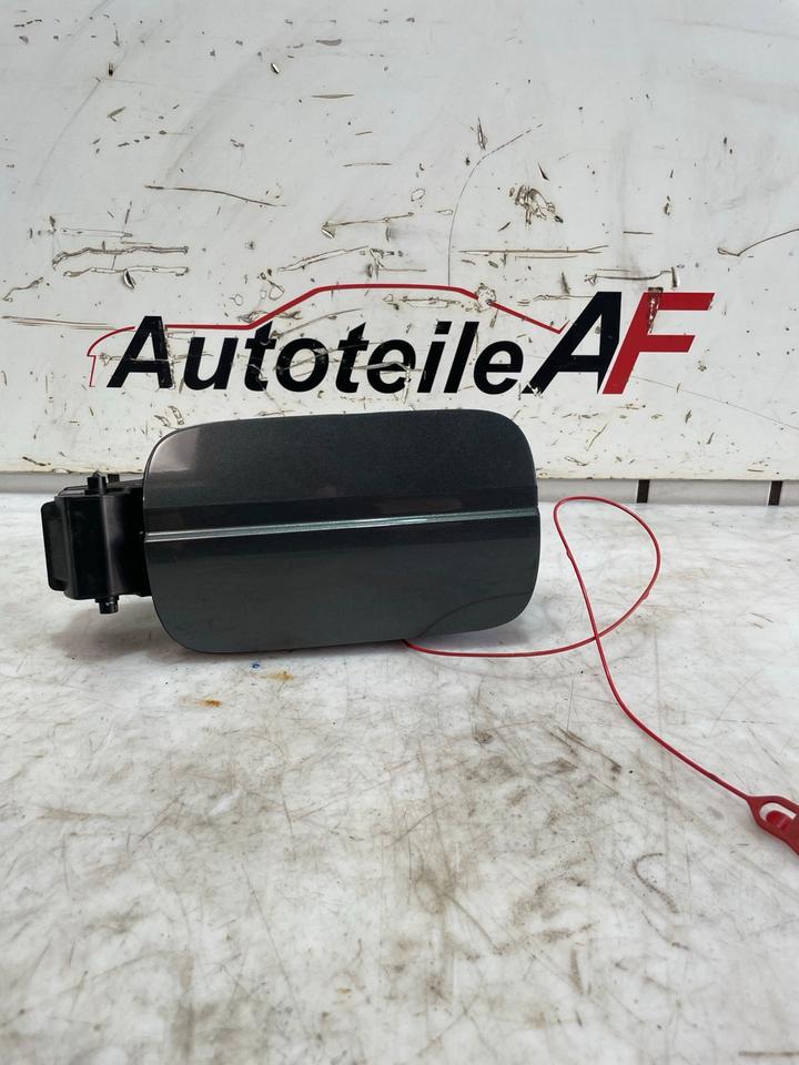 Audi A4 B9 8W Tankklappe Tankdeckel Deckel 8W0809906