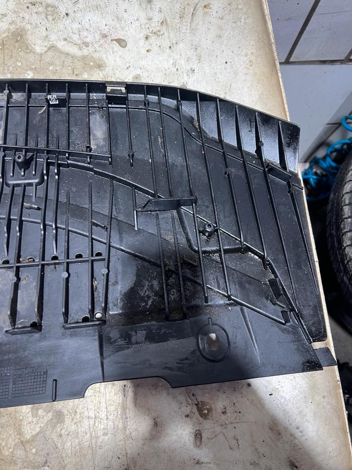 Audi A6 4G C7 Unterfahrschutz Unterbodenschutz 4G0807611 – Bild 4