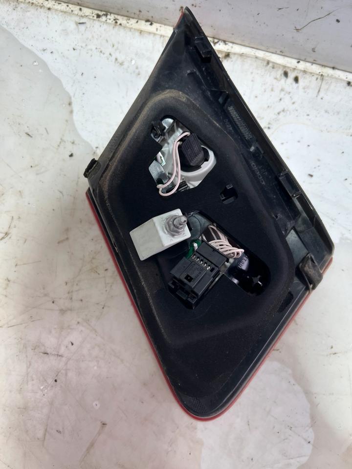 Mercedes E-Klasse W212 LED Rückleuchte Innenleuchte Rechts Links – Bild 6