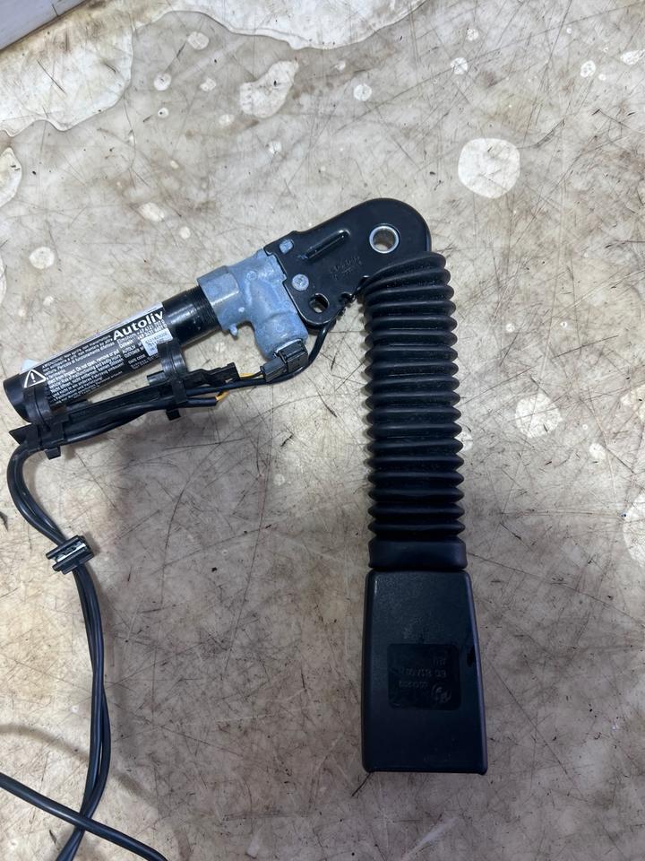 Mini Cooper R58 Gurtstraffer Gurtschloss Vorne Rechts Links – Bild 4