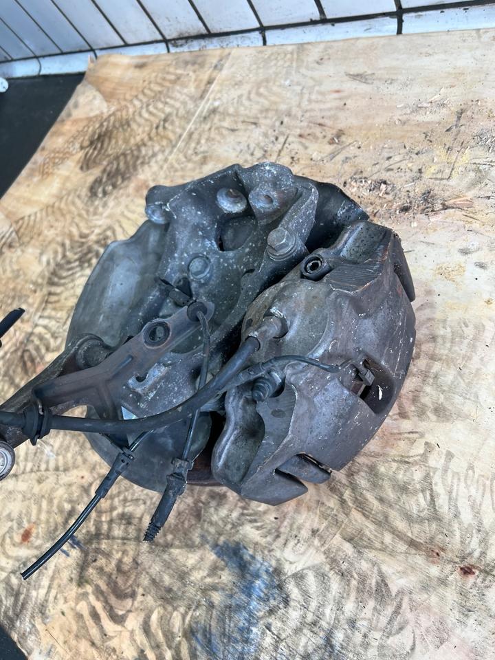 BMW 6er E63 E64 4.4 Achsschenkel Radnabe Bremssattel Vorne – Bild 13