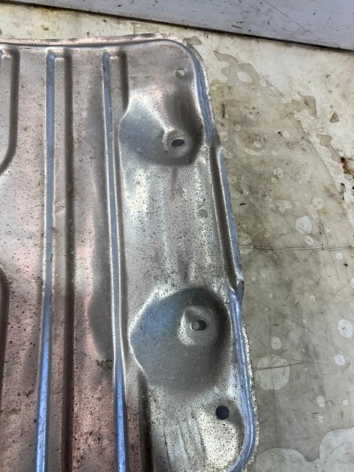 VW Touran 5T1 Unterbodenschutz Hitzeschutz 5QA825230 – Bild 5