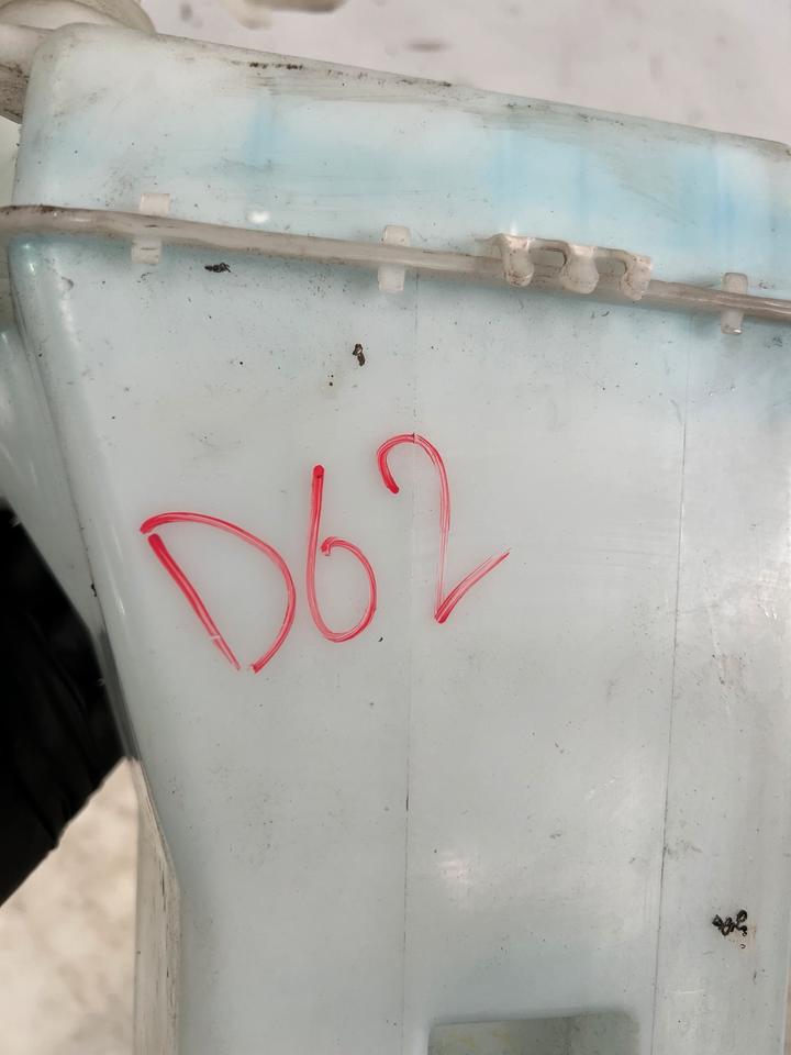 Nissan Micra K13 Wasserbehälter Behälter Vorne – Bild 7