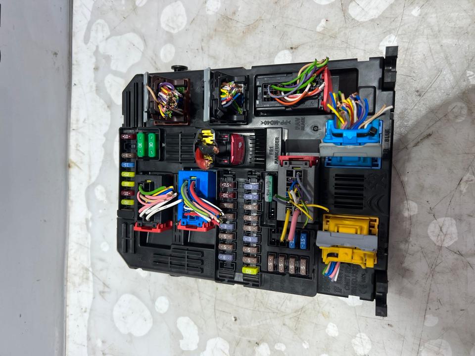 Opel Corsa F Sicherungskasten 9832881080 – Bild 2