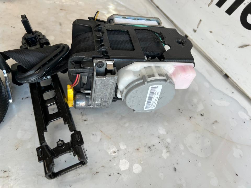 Audi A4 B8 8K Gurt Vorne 8K1857706 8K1857705 – Bild 12