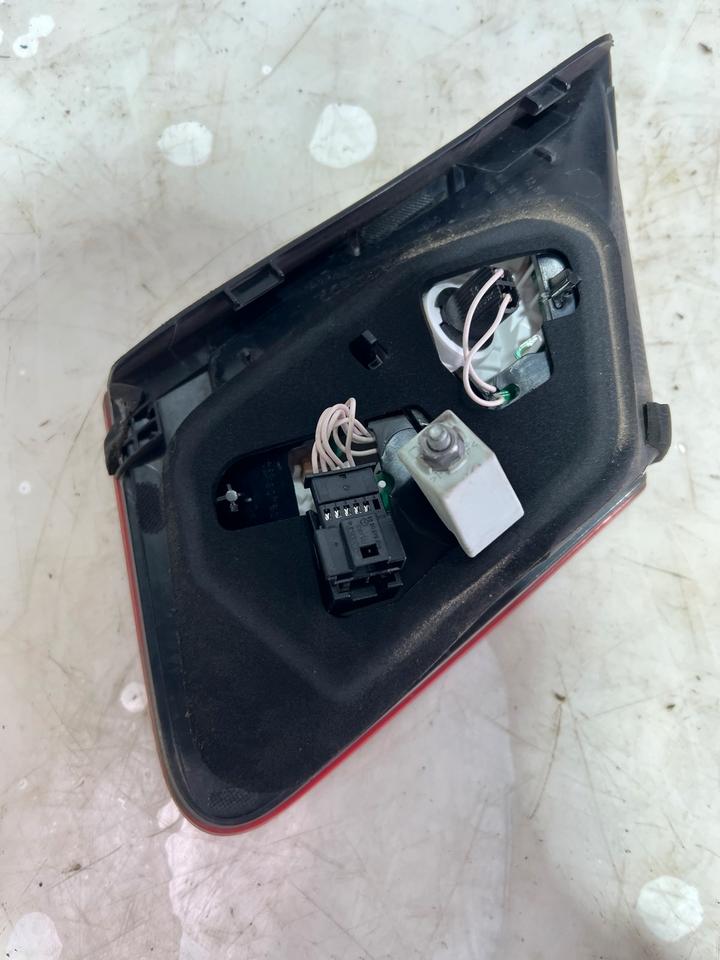 Mercedes E-Klasse W212 LED Rückleuchte Innenleuchte Rechts Links – Bild 11