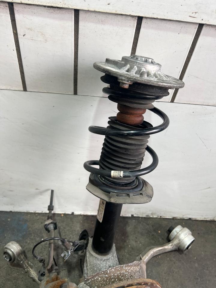 BMW 3er F30 F31 320d Achsschenkel Radnabe Bremssattel Vorne – Bild 17