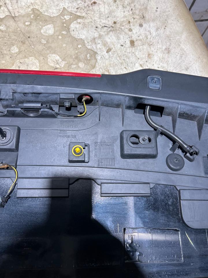 Volvo D4 Cross Country Spoiler Heckspoiler Hinten 31253973 – Bild 12