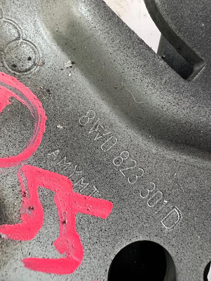 Audi A4 B9 8W Motorhaube Scharniere Vorne 8W0823301D 8W0823302D – Bild 5