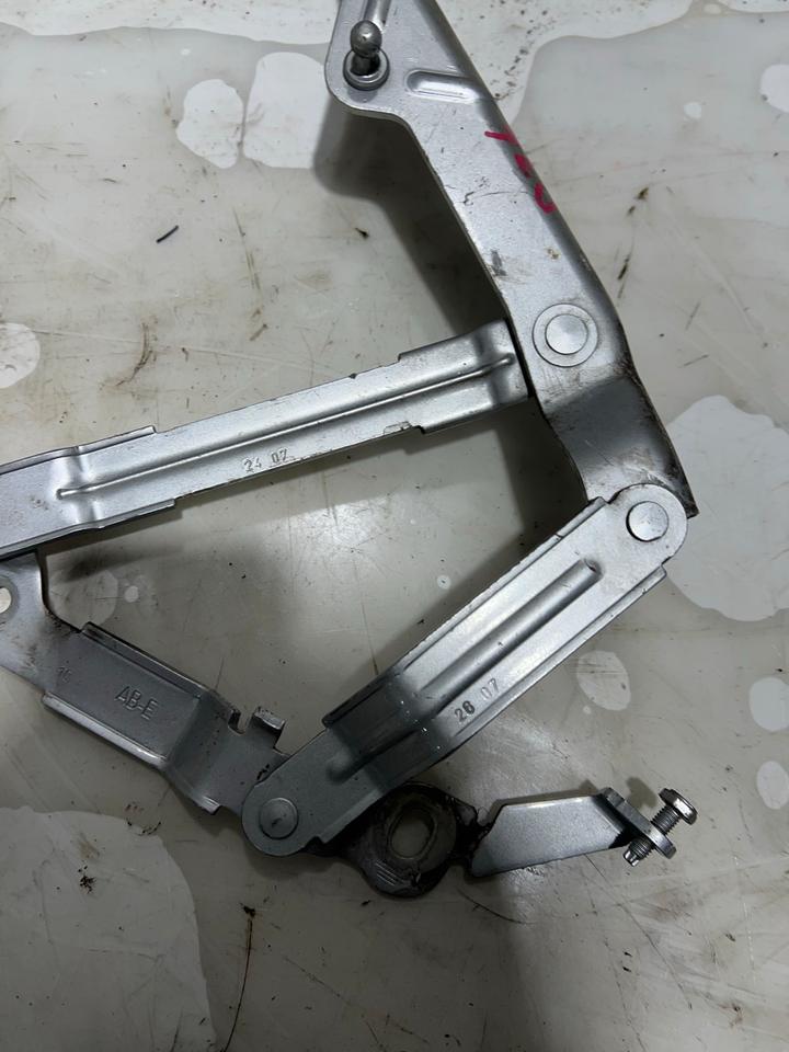 Audi TT 8J Motorhauben Scharnieren Links Rechts 8J0823301D – Bild 5