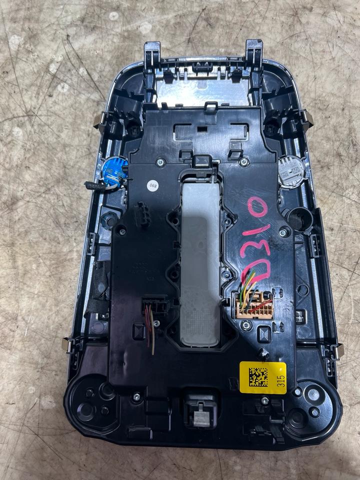 Audi A4 B9 8W Innenraumbeleuchtung Leseleuchte 8W0947135D – Bild 4