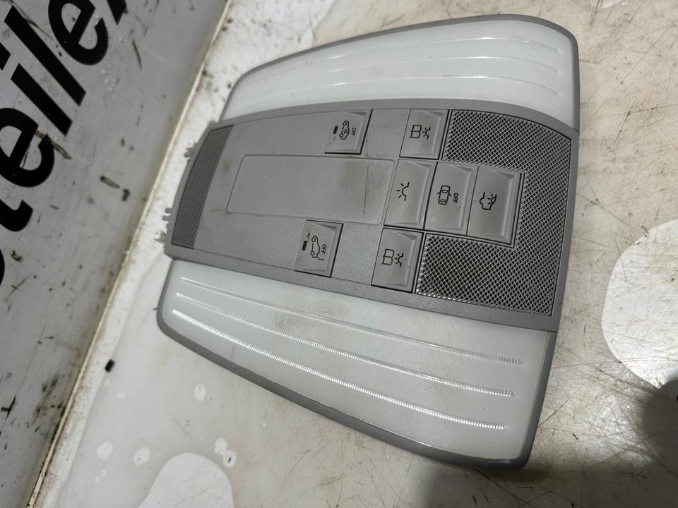 Mercedes E-Klasse W212 Leseleuchte Innenraumleuchte A2129064301 – Bild 4
