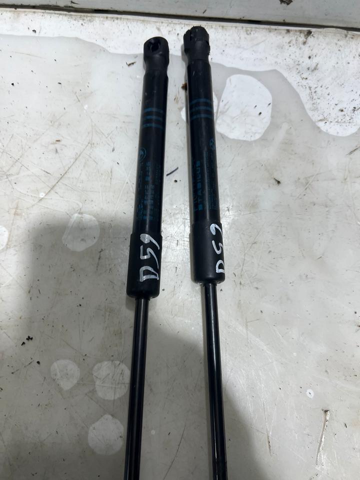 BMW 5er F10 F11 Motorhauben Dämpfer 7308119 – Bild 4