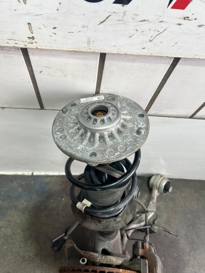 BMW 3er F30 F31 320d Achsschenkel Radnabe Bremssattel Vorne – Bild 7