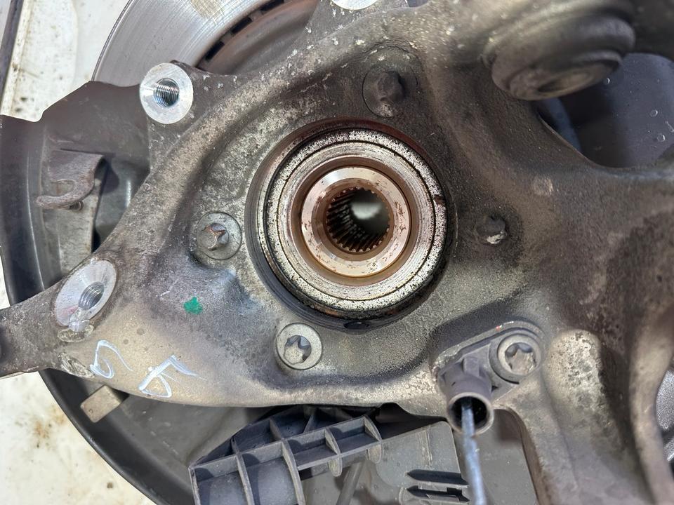 Mercedes W212 E350 CDI Achsschenkel Radnabe Radträger Hinten – Bild 14