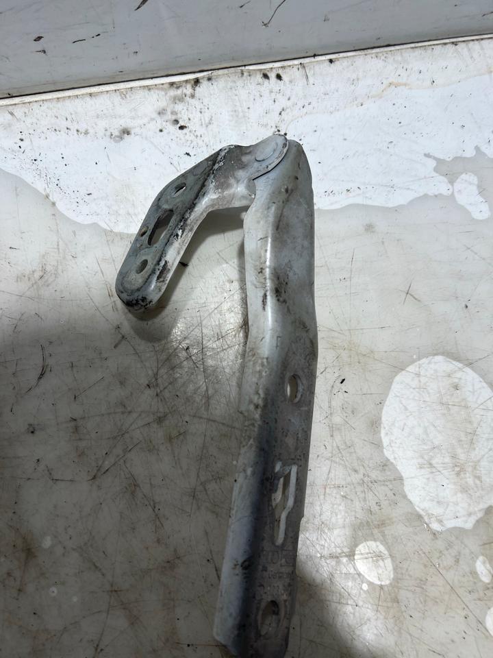 Audi A6 4F Motorhaubenscharniere Scharniere 4F0823302 4F0823301 – Bild 2