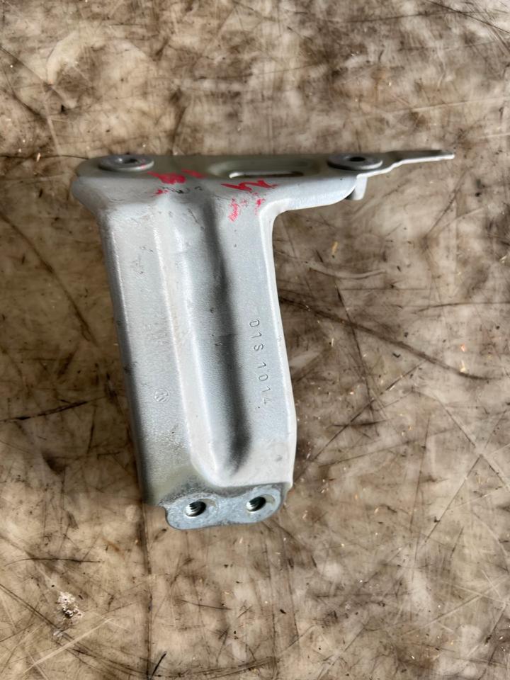 VW Golf 7 VII Kotflügelhalterung 5G0821135B 5G0821136B – Bild 3