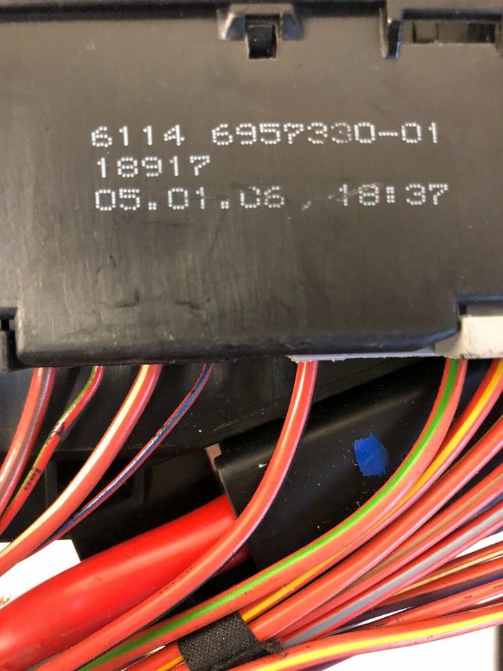 BMW 5er E60 E61 Sicherungskasten Stromverteiler 61146957330-01 – Bild 2