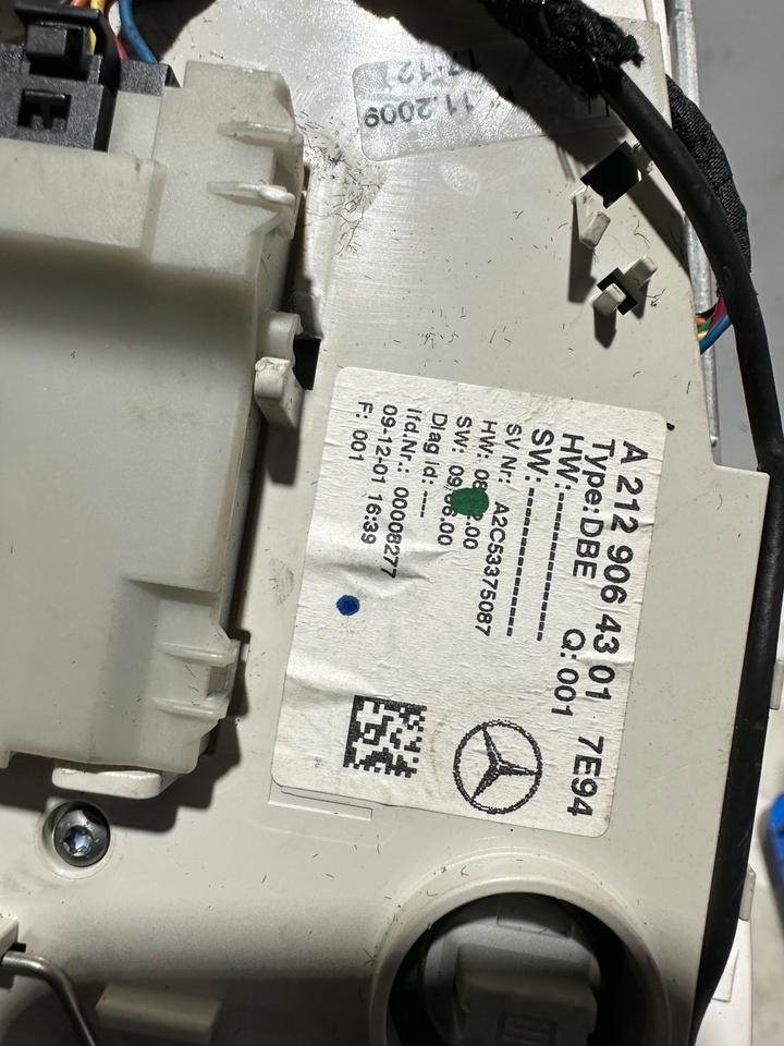 Mercedes E-Klasse W212 Leseleuchte Innenraumleuchte A2129064301 – Bild 8