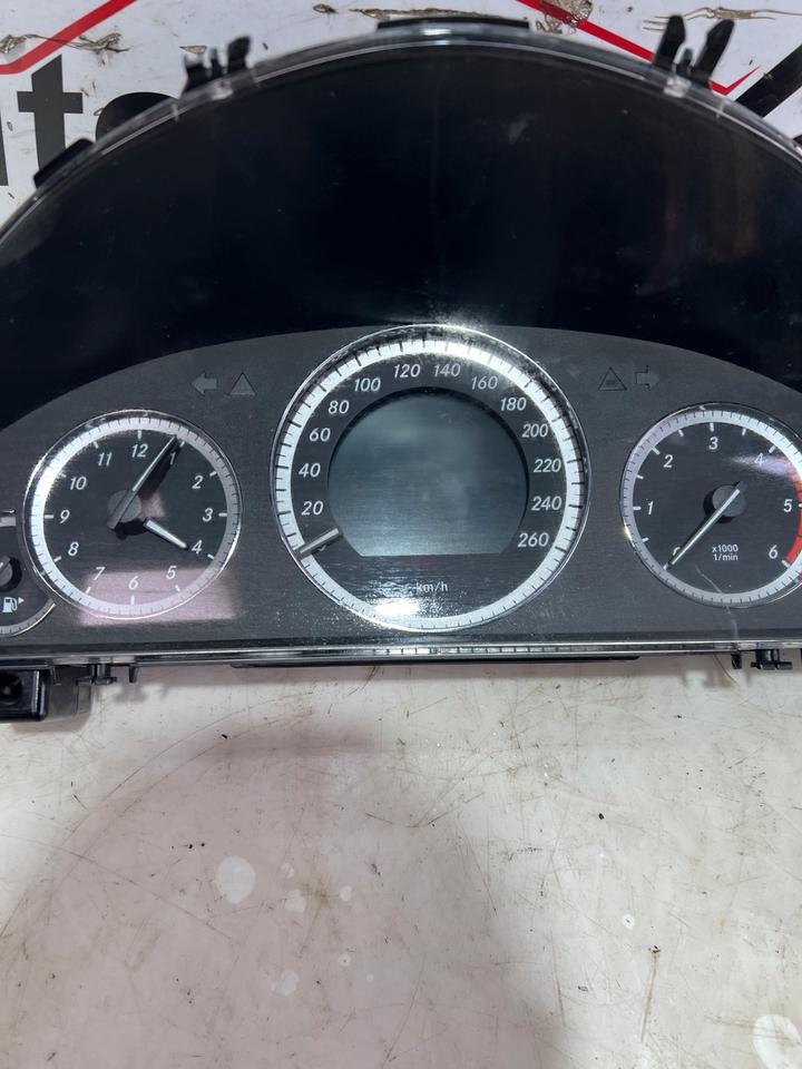 Mercedes E-Klasse W212 Tacho Tachometer A2129006604 – Bild 2