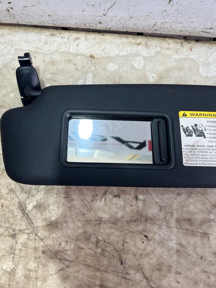 Audi Q5 8R Sonnenblende Schutzblende Links – Bild 5