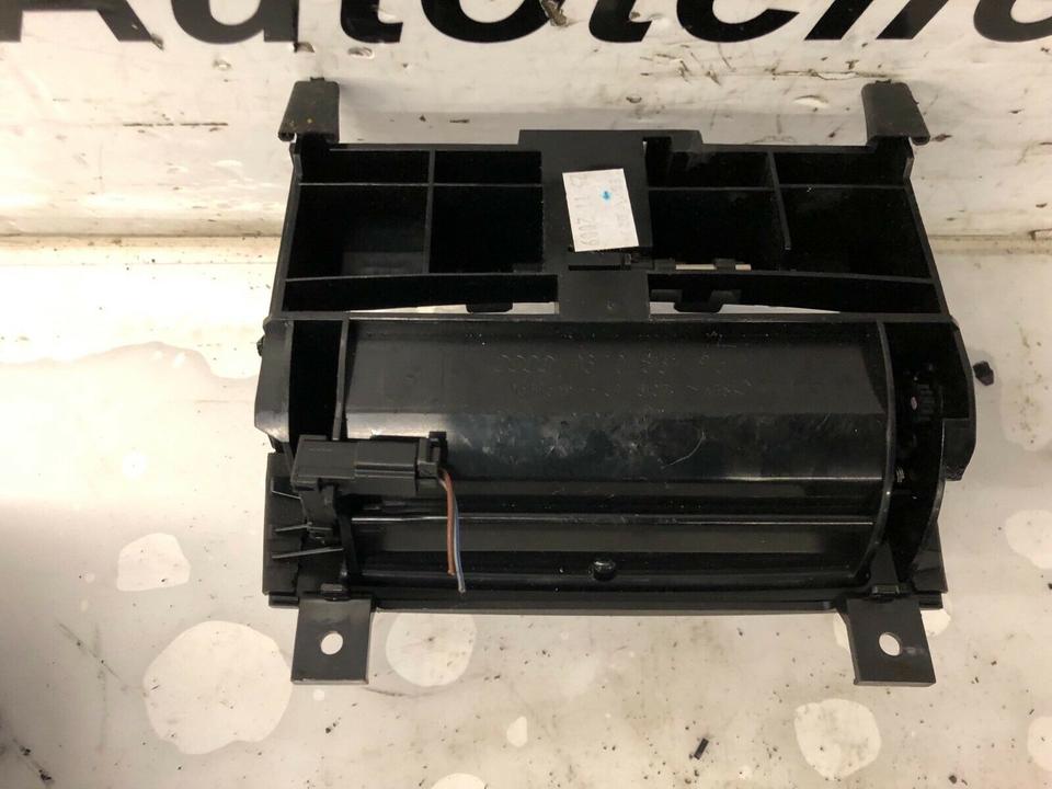 Audi A3 8P Aschenbecher Ablagefach Vorne 8P0857951 – Bild 4