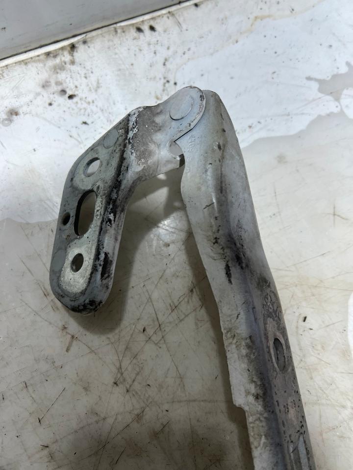 Audi A6 4F Motorhaubenscharniere Scharniere 4F0823302 4F0823301 – Bild 4