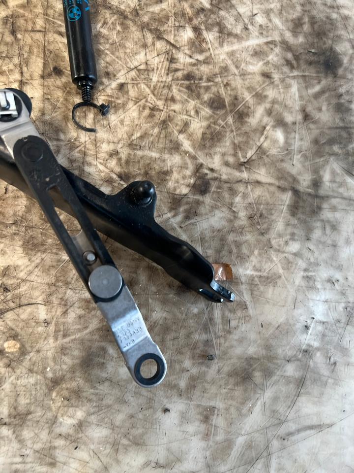 BMW 5er F10 F11 Motorhaubenscharnier 7201275 7201276 – Bild 7