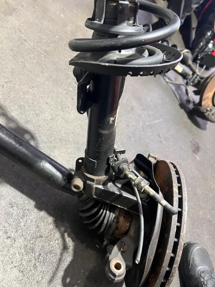 VW Polo 6R Audi A1 8X Achsschenkel Radnabe Bremssattel Vorne – Bild 9