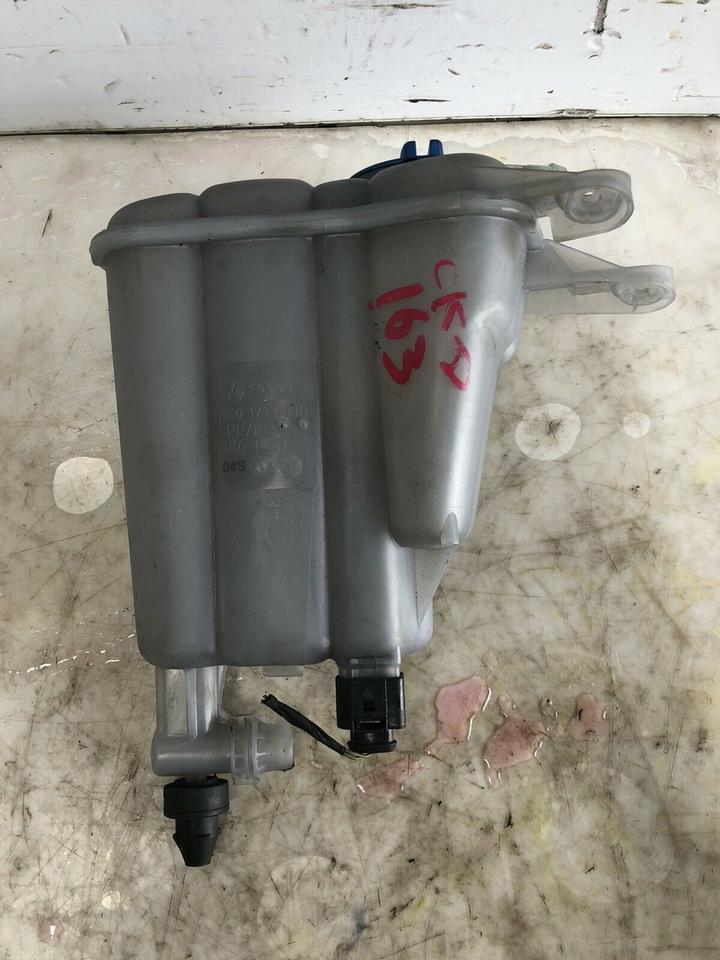 Audi A4 B8 8K Ausgleichsbehälter Kühlmittelbehälter 8K0121403 – Bild 2